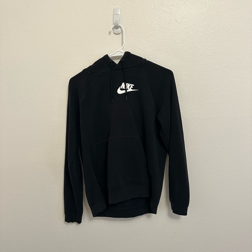 Black Women’s Nike Hoodie🖤❄️🌟